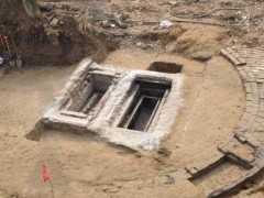 重慶挖到合葬奇墓，2具男屍骸相擁而眠，令考古隊動容！