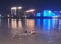 男子夜墜湘江兩夜釣者下水救人，釣箱臨時充當“救生圈”