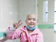 罹患惡性淋巴瘤和白血病 10歲患癌女孩仍笑對疼痛