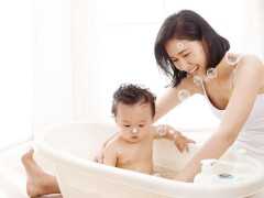 小嬰兒需要天天洗澡嗎？