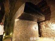 埃及地底發現100噸巨型石箱,裡面的古代高科技讓研究人員困惑