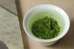 “茶葉裡都是農藥”“綠茶寒紅茶暖”……關於茶葉的8個誤區，別被騙了！