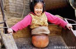 還記得20年前的“籃球女孩”嗎？失去雙腿被教練看中，如今怎樣了