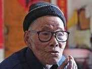 113歲老人抽菸又喝酒，他說長壽也不難，自己從不碰一件事！