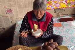 農村老人，做的待客菜“大懶龍”，城裡人沒吃過，聞味都流口水！