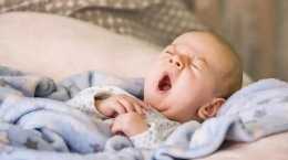 照顧平時依賴夜奶睡覺的寶寶是一種怎樣的體驗？媽媽：快崩潰了