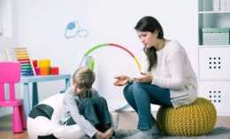 親子溝通總覺得孩子在無病呻吟？心理學：別做情緒消除型父母