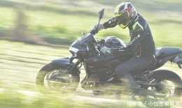 川崎Z900摩托車的駕駛表現比Z1000更優秀