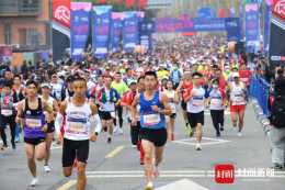 2022年“跑遍四川”首場賽事五鳳溪馬拉松鳴槍開跑