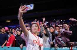 女籃獲世界盃亞軍主力李夢卻遭責難,“噴子”錯在哪裡?