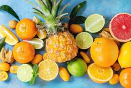 水果清洗還用流水衝？不同水果要不同清洗，這樣做才能吃的健康！