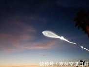 發光物體在英國空中盤旋，被拍到畫面，引發“不明飛行物”猜測