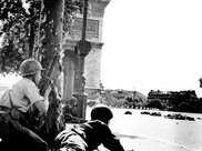 二戰結束時戴高樂在巴黎聖母院遭遇刺殺 槍手面對面扣動了扳機