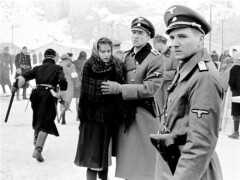納粹黨衛軍要處決猶太小女孩，一人站出來說：不！能做小口徑炮彈