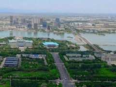 銀川市人口分佈：興慶區80.83萬人，賀蘭縣34.15萬人