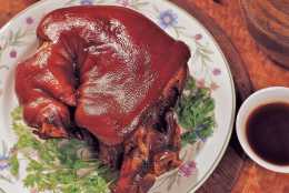 你絕對沒有吃過不辣版的周黑鴨，現在自己做一大鍋滷肉，太香了