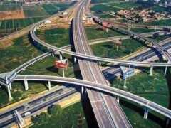 中國大陸建設最早的兩條高速公路，誰才是中國第一條高速公路？