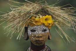 非洲一個原始部落，男子必須有5個妻子，女人更有“奇葩”習俗！